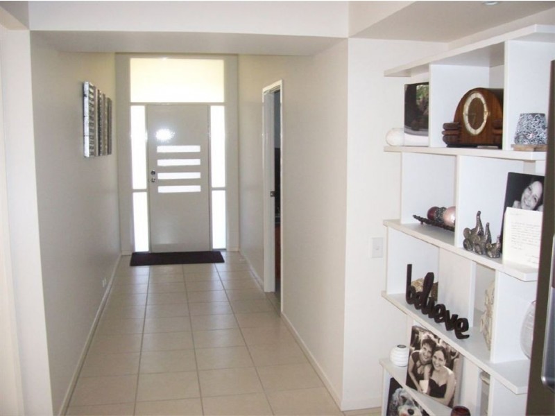 25 Treetop Place, Manly West QLD 4179