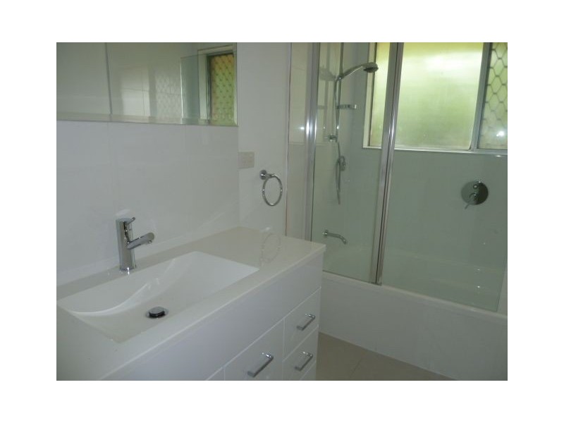 107 Broadwater Terrace, Redland Bay QLD 4165