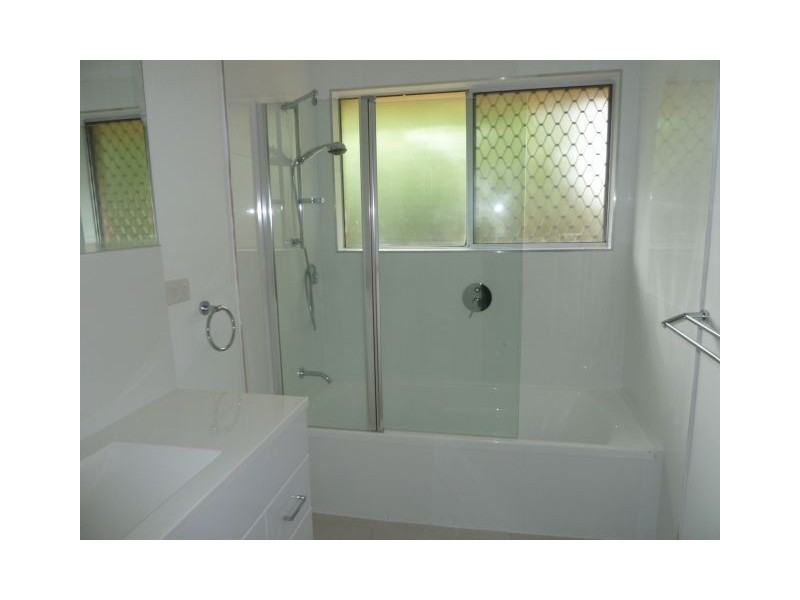 107 Broadwater Terrace, Redland Bay QLD 4165