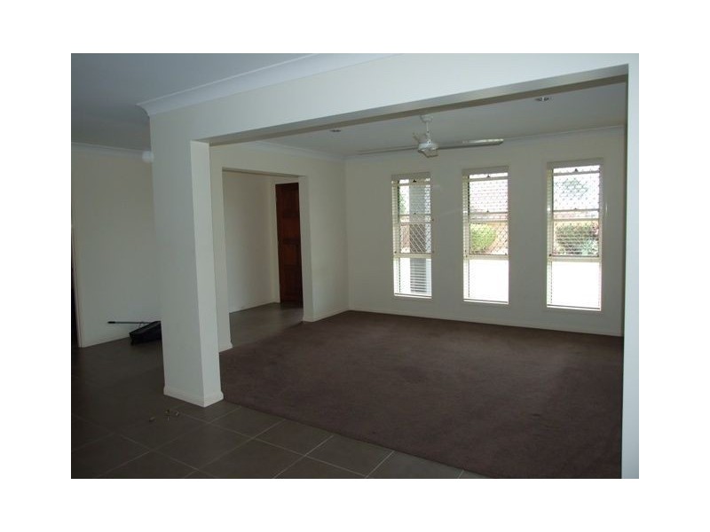 39 Spinnaker Circuit, Redland Bay QLD 4165