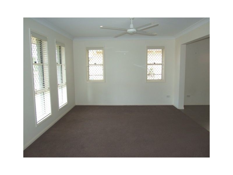 39 Spinnaker Circuit, Redland Bay QLD 4165