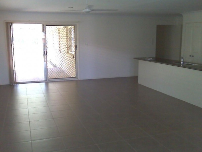 39 Spinnaker Circuit, Redland Bay QLD 4165
