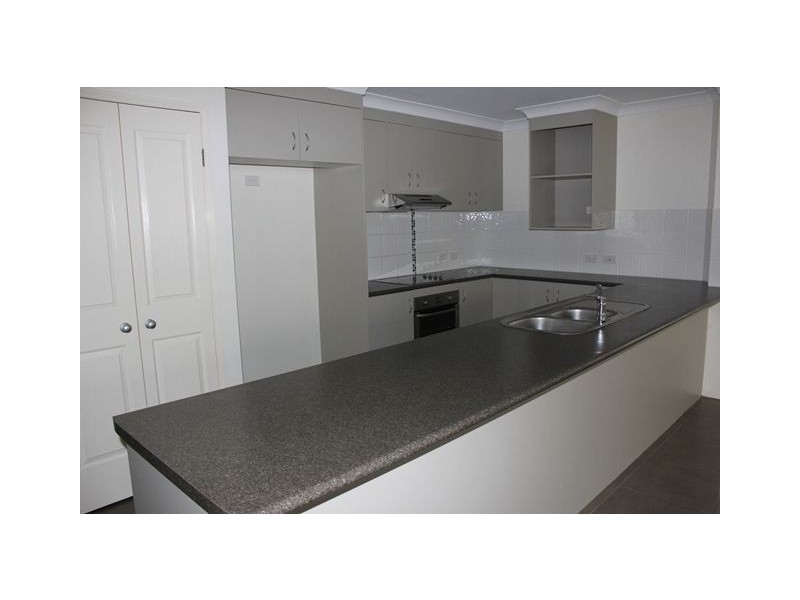 39 Spinnaker Circuit, Redland Bay QLD 4165