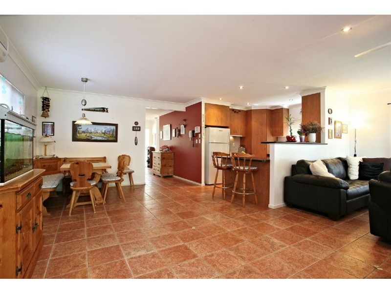 31 Rusbrook St, Redland Bay QLD 4165