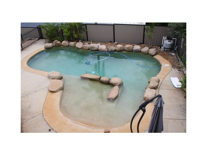 7 Canaipa Court, Victoria Point QLD 4165