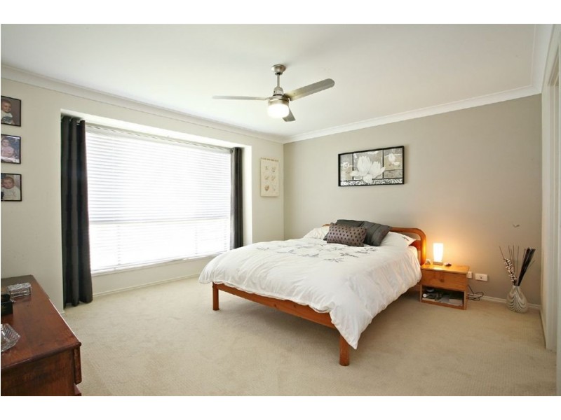 14 Syracuse St, Redland Bay QLD 4165