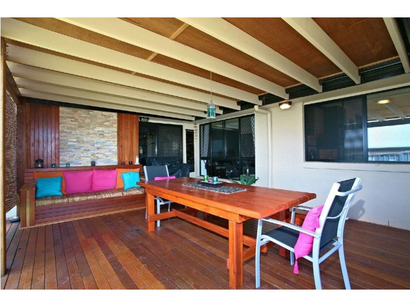 14 Syracuse St, Redland Bay QLD 4165