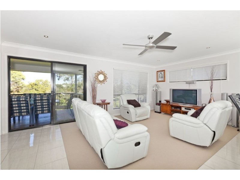 49 Schmidt St, Victoria Point QLD 4165