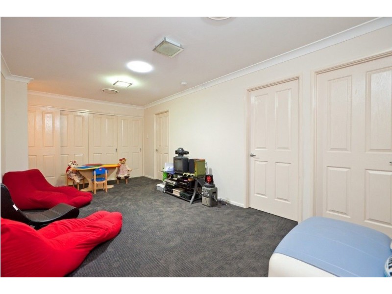 10 Ebony Cres, Redland Bay QLD 4165