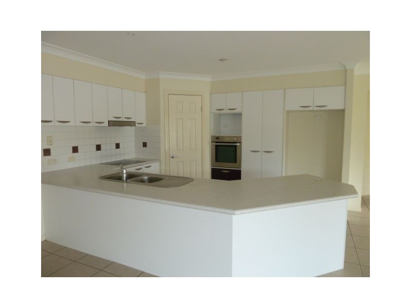 21 Caswell Crescent, Redland Bay QLD 4165