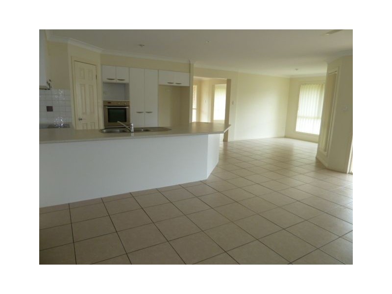 21 Caswell Crescent, Redland Bay QLD 4165