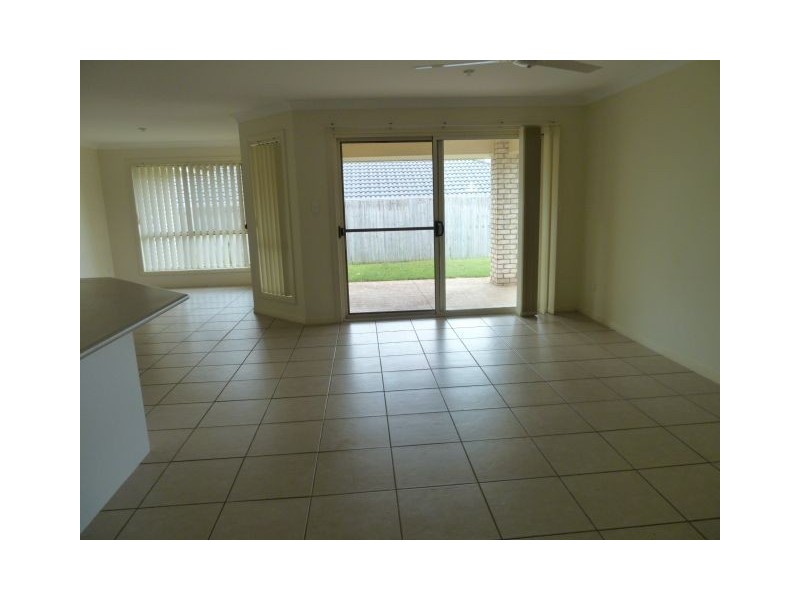 21 Caswell Crescent, Redland Bay QLD 4165