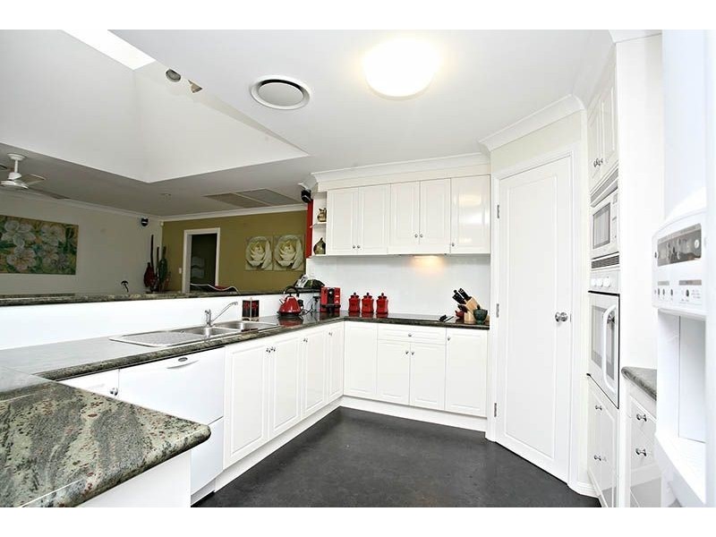 24 Lorikeet Drive, Thornlands QLD 4164