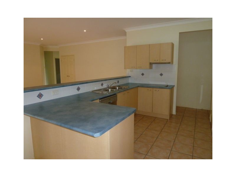 15 Seaholly Cres, Victoria Point QLD 4165