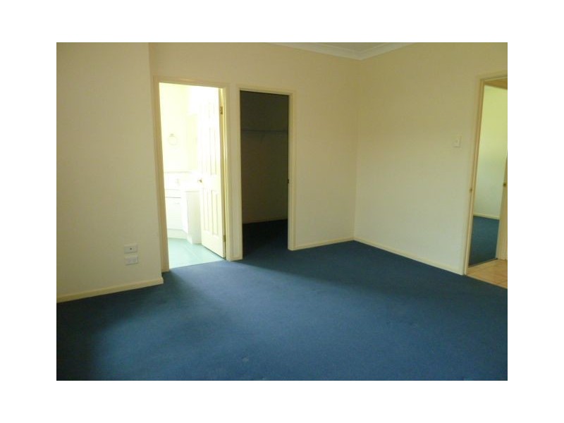 15 Seaholly Cres, Victoria Point QLD 4165