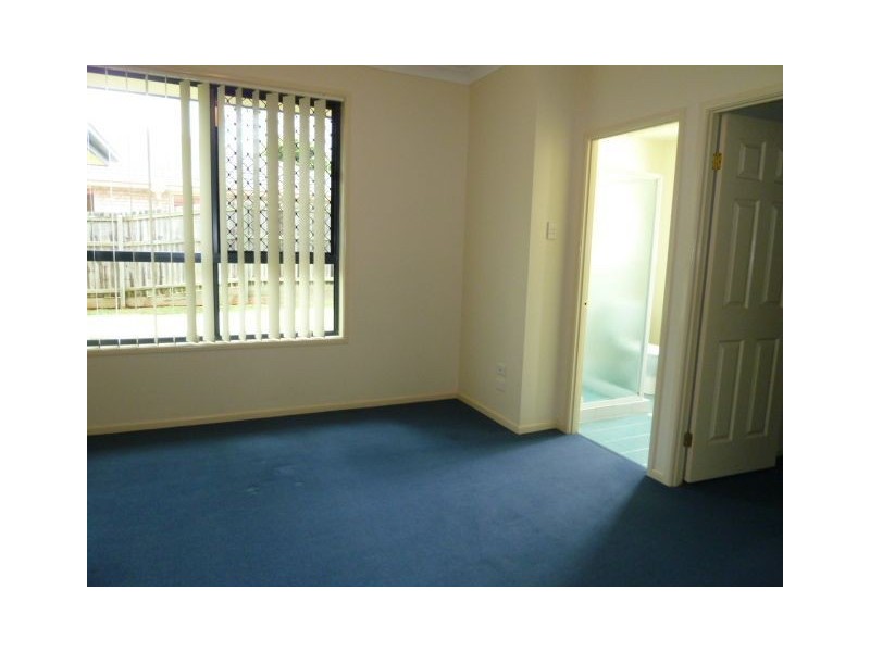 15 Seaholly Cres, Victoria Point QLD 4165