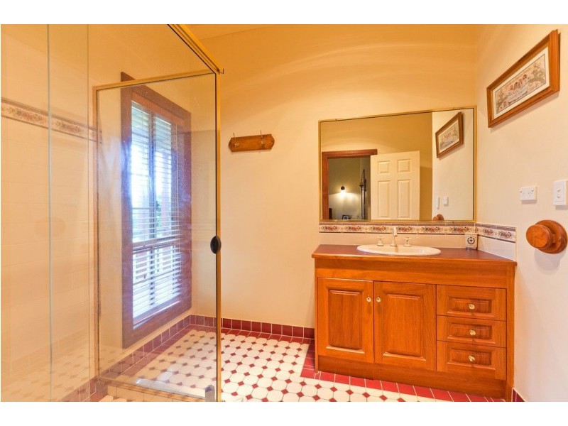 8 Malcomia Street, Redland Bay QLD 4165