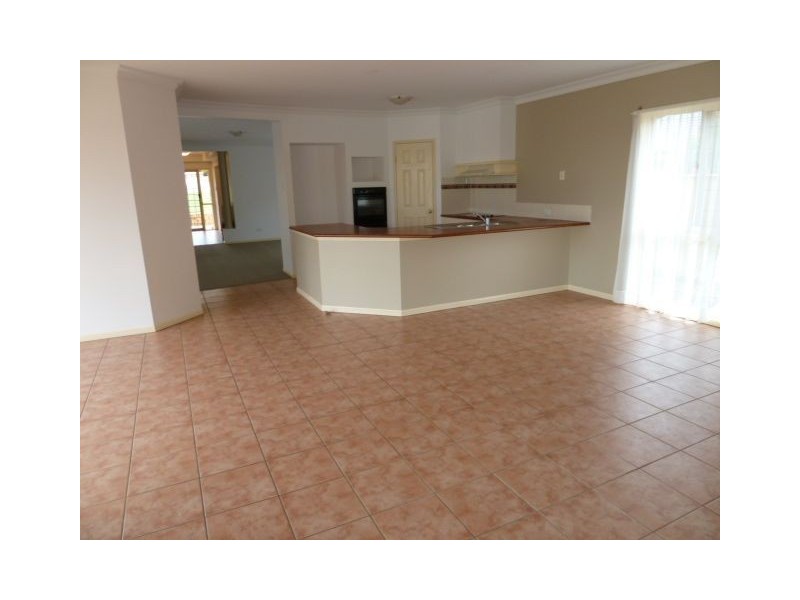 13 Mathison Court, Redland Bay QLD 4165