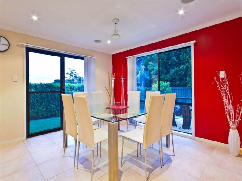 12 Ebony Cres, Redland Bay QLD 4165