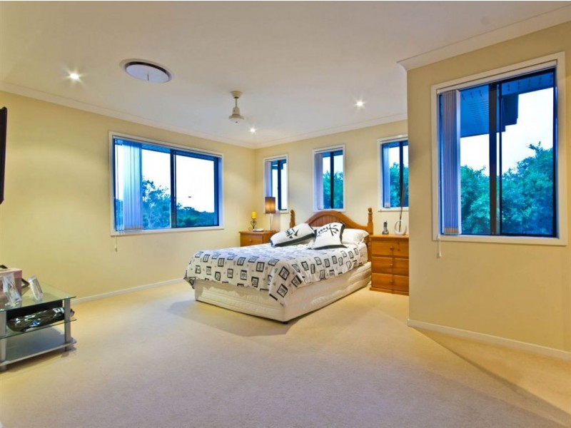 12 Ebony Cres, Redland Bay QLD 4165