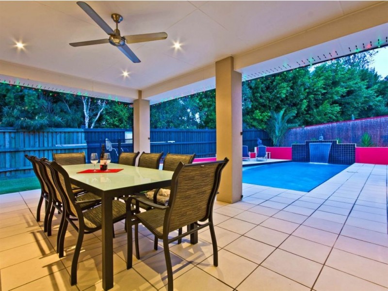 12 Ebony Cres, Redland Bay QLD 4165