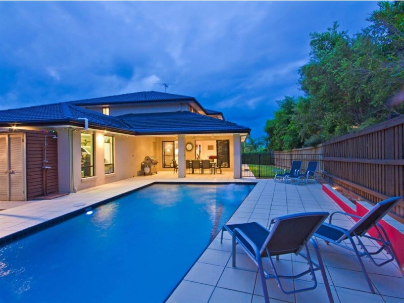 12 Ebony Cres, Redland Bay QLD 4165