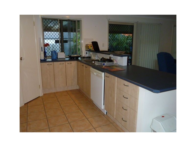 4 Portland Pde, Redland Bay QLD 4165