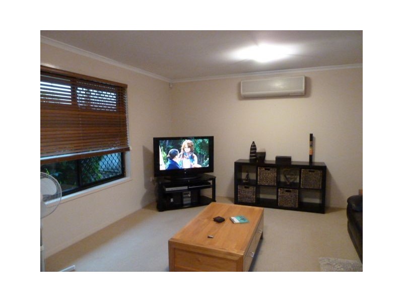 12 Garrett Place, Redland Bay QLD 4165
