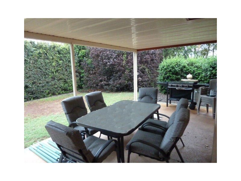 12 Garrett Place, Redland Bay QLD 4165