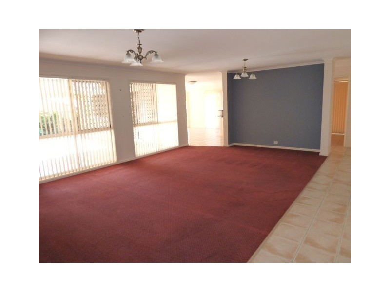 12 Torquay Rd, Redland Bay QLD 4165