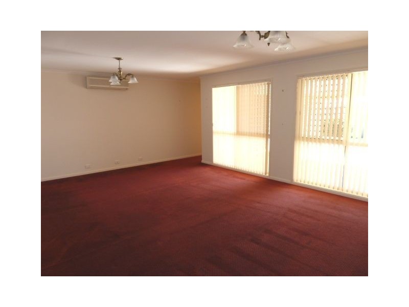 12 Torquay Rd, Redland Bay QLD 4165