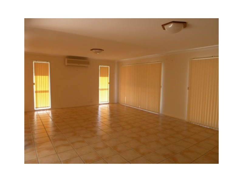 12 Torquay Rd, Redland Bay QLD 4165