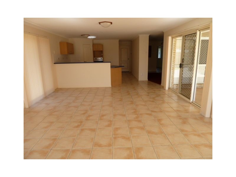 12 Torquay Rd, Redland Bay QLD 4165