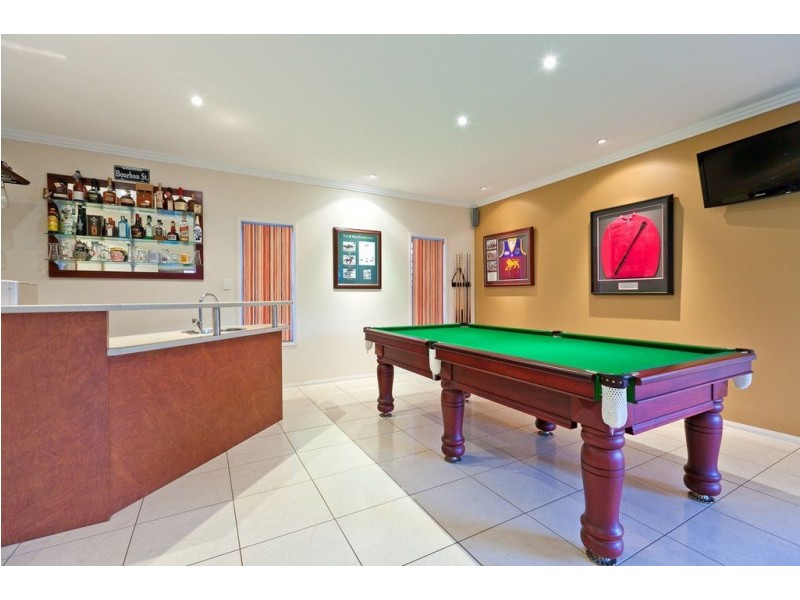 26 Lowe Circuit, Redland Bay QLD 4165
