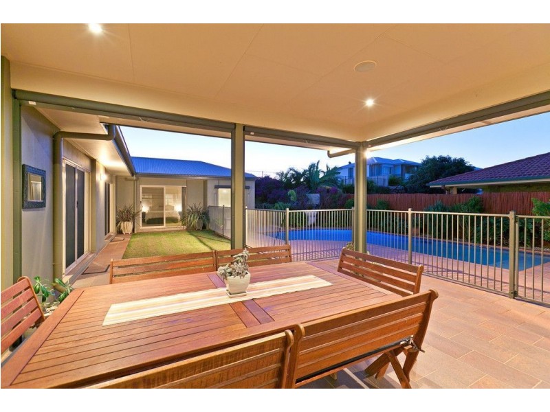 26 Lowe Circuit, Redland Bay QLD 4165