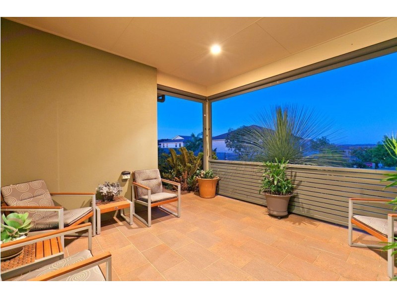 26 Lowe Circuit, Redland Bay QLD 4165
