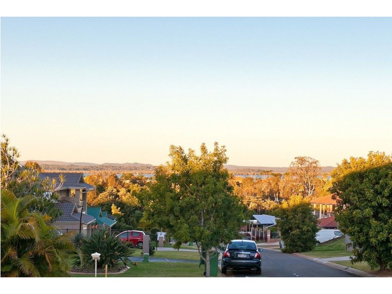 26 Lowe Circuit, Redland Bay QLD 4165