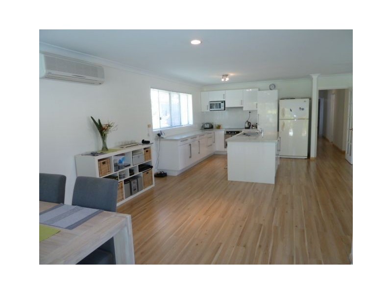 6 Crompton Crt, Victoria Point QLD 4165