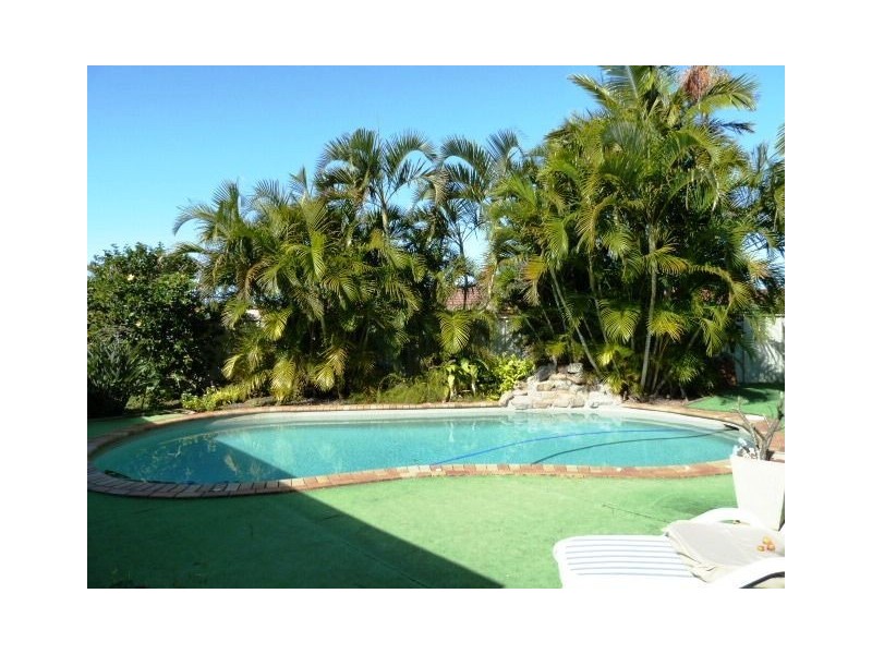 6 Crompton Court, Victoria Point QLD 4165