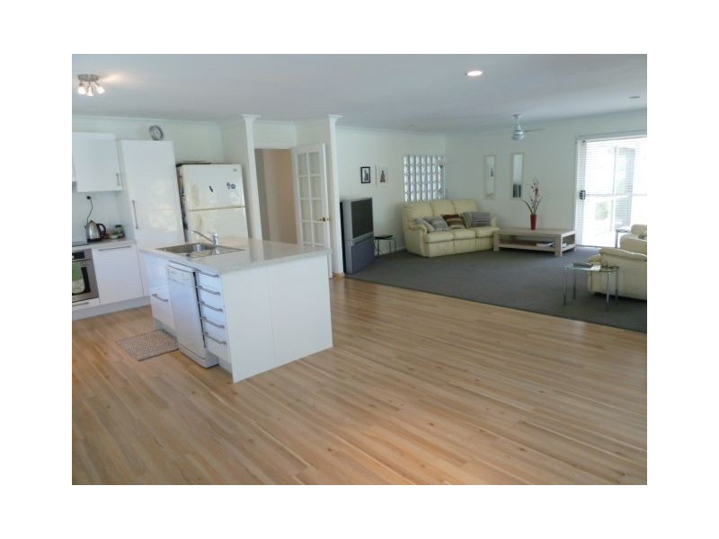 6 Crompton Court, Victoria Point QLD 4165