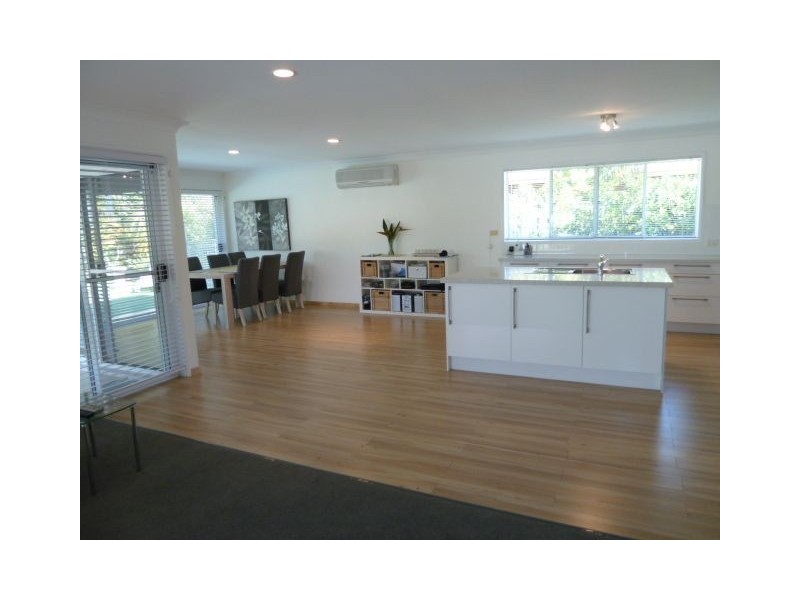 6 Crompton Court, Victoria Point QLD 4165