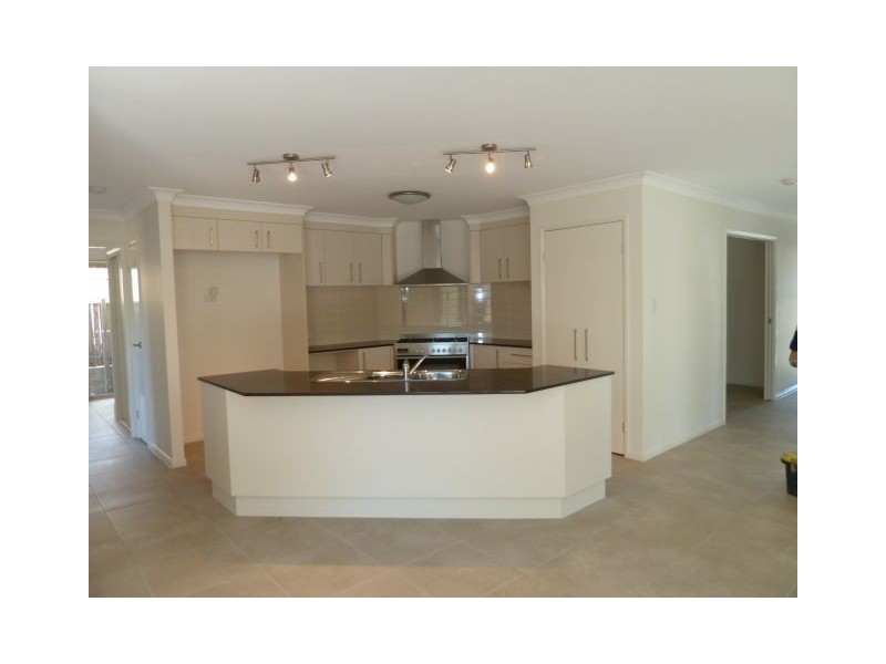 50 Whipbird Cct, Victoria Point QLD 4165