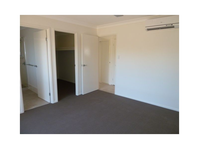 50 Whipbird Cct, Victoria Point QLD 4165