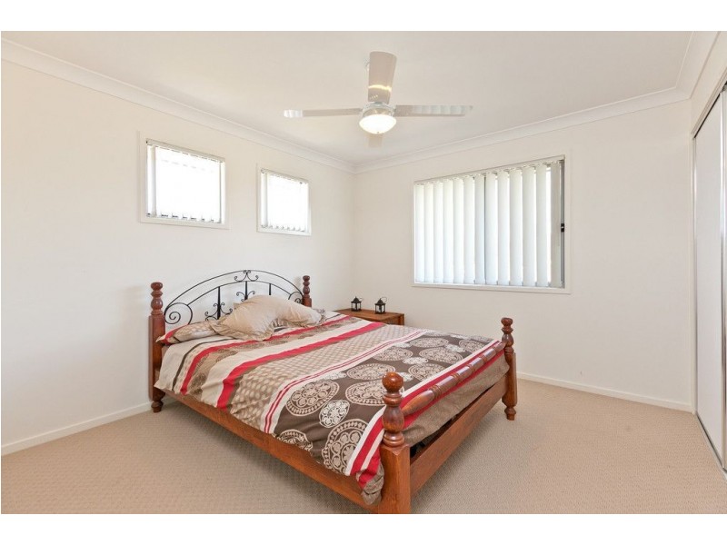 25 Magnetic Place, Redland Bay QLD 4165