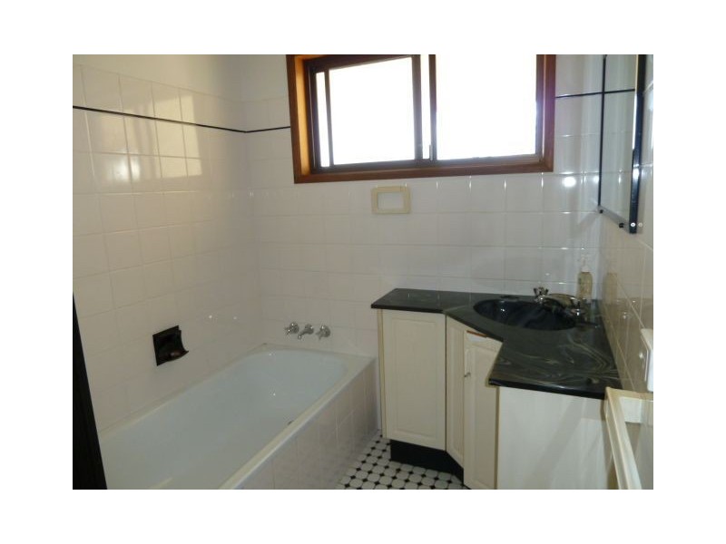 45 Giles Road, Redland Bay QLD 4165