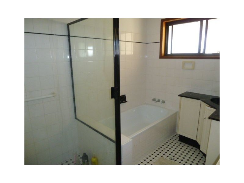 45 Giles Road, Redland Bay QLD 4165