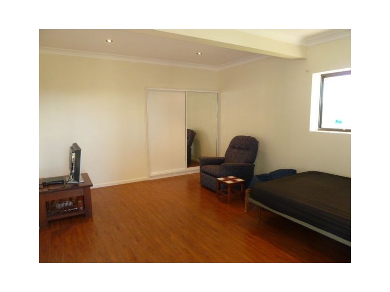 45 Giles Road, Redland Bay QLD 4165