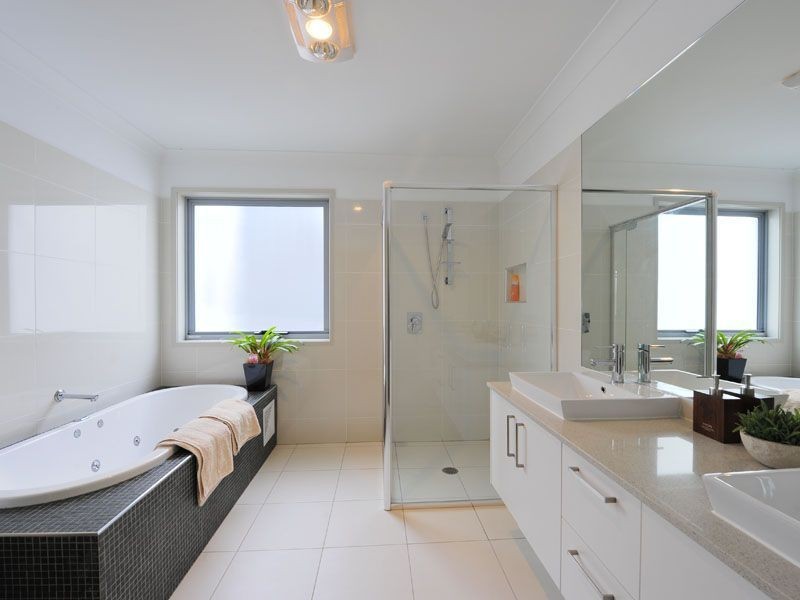 32 Taylor Street, Balmoral QLD 4171