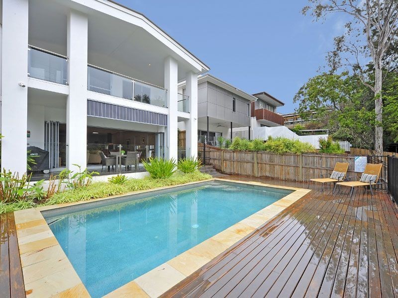 32 Taylor Street, Balmoral QLD 4171