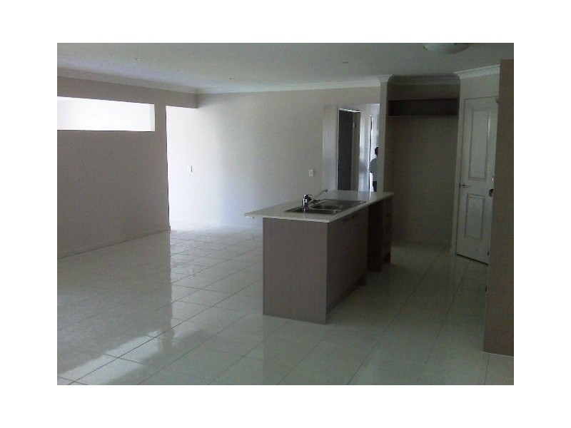 5 Pentecost Place, Redland Bay QLD 4165